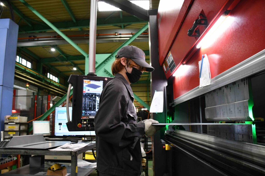 鉄板曲げ加工の代表的な種類